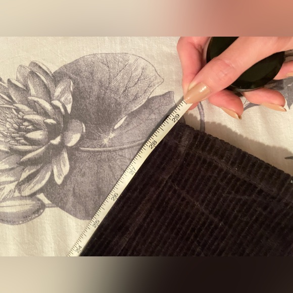 HUE Dark Gray Charcoal Corduroy Mid Rise Stretchy Jeggings Leggings Size Large - Picture 11 of 12